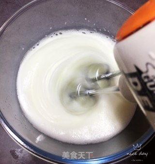 如何打发蛋白的做法步骤：4