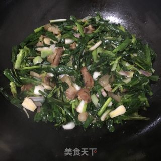五花肉炒蒜苗的做法步骤：6