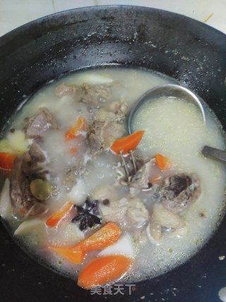 山药胡萝卜鸡汤的做法步骤：6