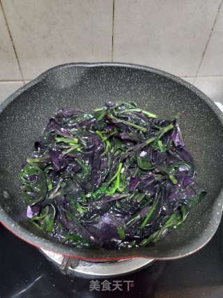 蒜末炒紫背菜的做法步骤：4