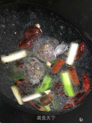 脆皮乳鸽（传统）的做法步骤：2