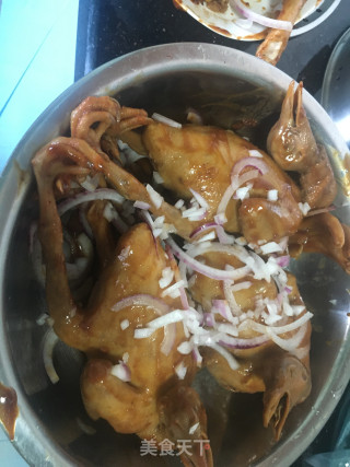 脆皮乳鸽（传统）的做法步骤：7