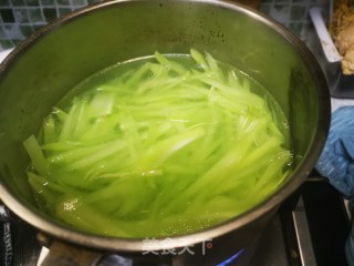 清炒莴笋的做法步骤：4