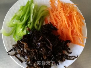 鱼香肉丝的做法步骤：3