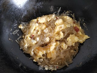 韭菜鸡蛋炒粉条的做法步骤：4