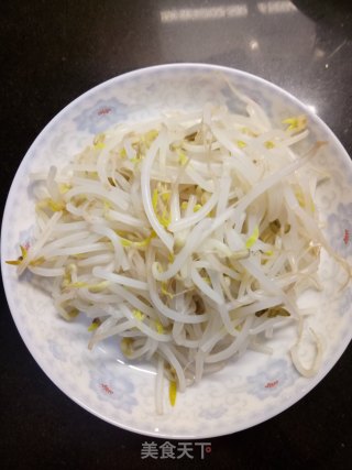 甜面酱炒豆芽的做法步骤：2