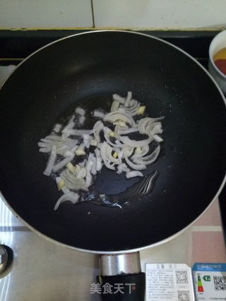 甜面酱炒豆芽的做法步骤：3