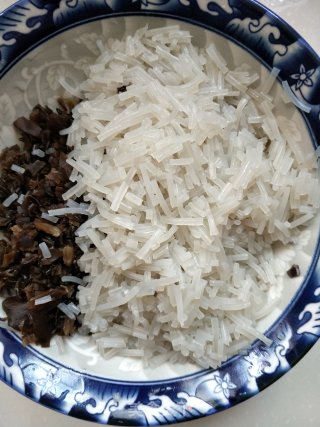 白菜粉丝木耳肉馅饺子的做法步骤：9