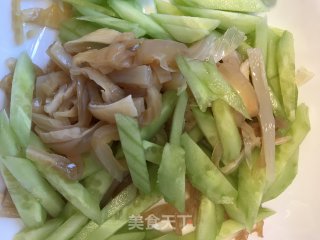 黄瓜拌海蜇皮的做法步骤：3