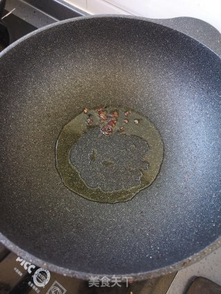 素炒芹菜的做法步骤：2