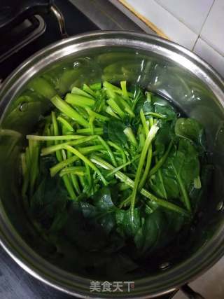 菠菜凉皮的做法步骤：2