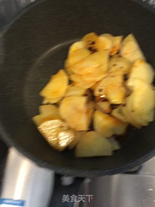 豆豉五花肉片炒土豆的做法步骤：4