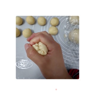 菠萝包的做法步骤：11