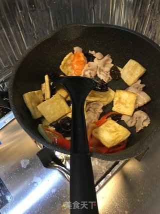 五花肉片家常豆腐的做法步骤：4