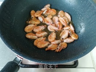 蒜香芦笋北极虾的做法步骤：4