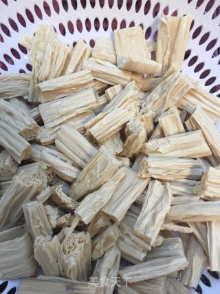 腐竹烧排骨的做法步骤：2