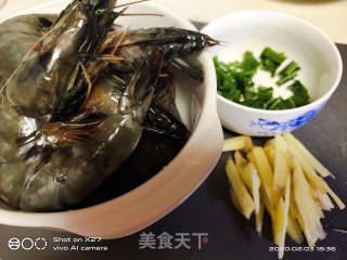 红烧大虾的做法步骤：1