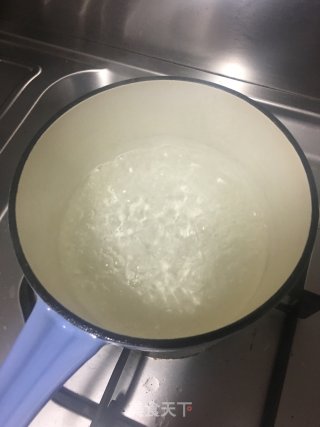 黄瓜木耳减脂汤的做法步骤：3