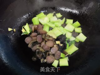 腌菜煮面条的做法步骤：2