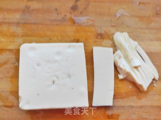 十分钟搞定的简单好喝的三丝汤的做法步骤：1