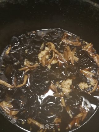酒酿木耳的做法步骤：4
