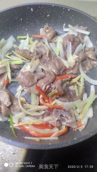 大葱炒猪肝的做法步骤：5