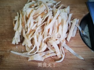 鸡蛋菠菜素炒饼的做法步骤：2