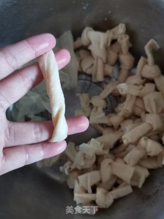 美味辣条节的做法步骤：2