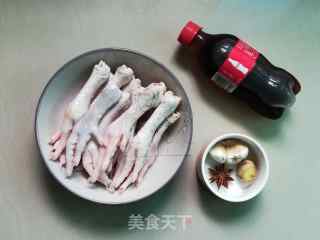可乐鸡爪的做法步骤：1