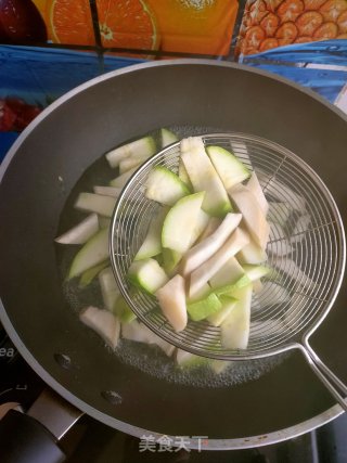 腊八蒜炒葫芦片的做法步骤：4