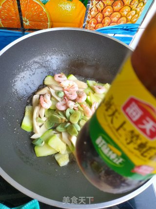 腊八蒜炒葫芦片的做法步骤：9