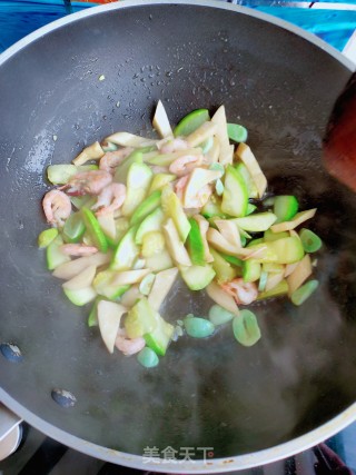 腊八蒜炒葫芦片的做法步骤：11