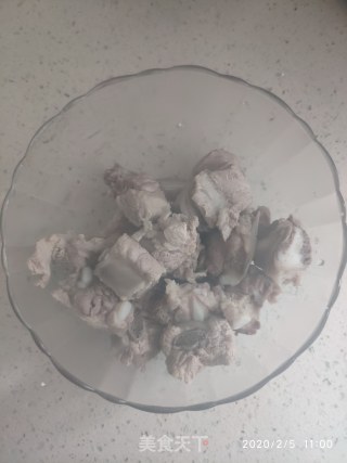 糖醋排骨的做法步骤：3