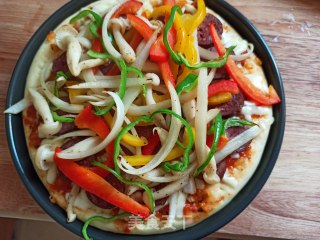 牛肉肠批萨的做法步骤：15