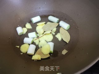 无油无水红烧肉的做法步骤：2
