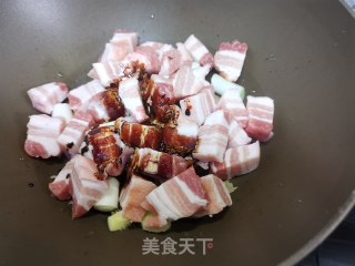 无油无水红烧肉的做法步骤：4