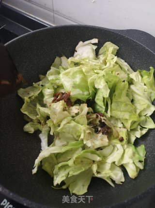 豆豉鲮鱼圆白菜  下饭菜的做法步骤：3