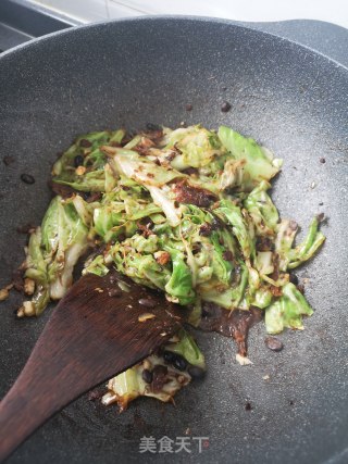 豆豉鲮鱼圆白菜  下饭菜的做法步骤：4
