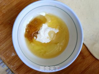 黑米面双色油酥卷的做法步骤：4