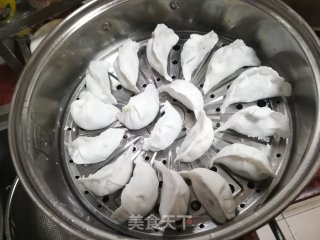 春日应季美食——虾仁青菜水晶饺的做法步骤：14