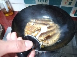 肉菜——煎焖尖头鱼的做法步骤：6