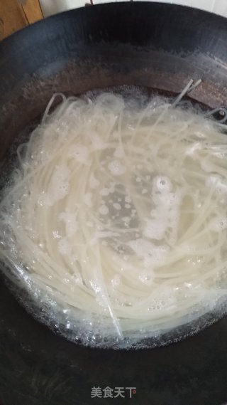 拌米粉的做法步骤：1