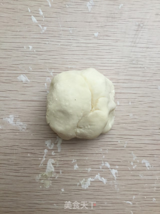 肉馅小花包的做法步骤：1