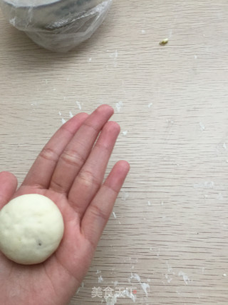 肉馅小花包的做法步骤：4