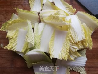 红椒炒娃娃菜帮的做法步骤：2
