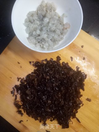 三鲜馅饼的做法步骤：2