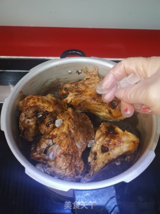 高压锅炖腿骨肉的做法步骤：16