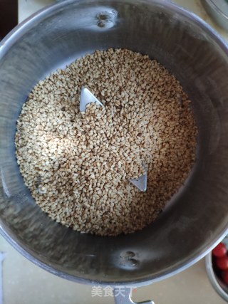 芝麻酱的做法步骤：1