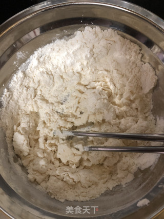 葱花饼的做法步骤：2