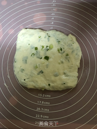 葱花饼的做法步骤：11